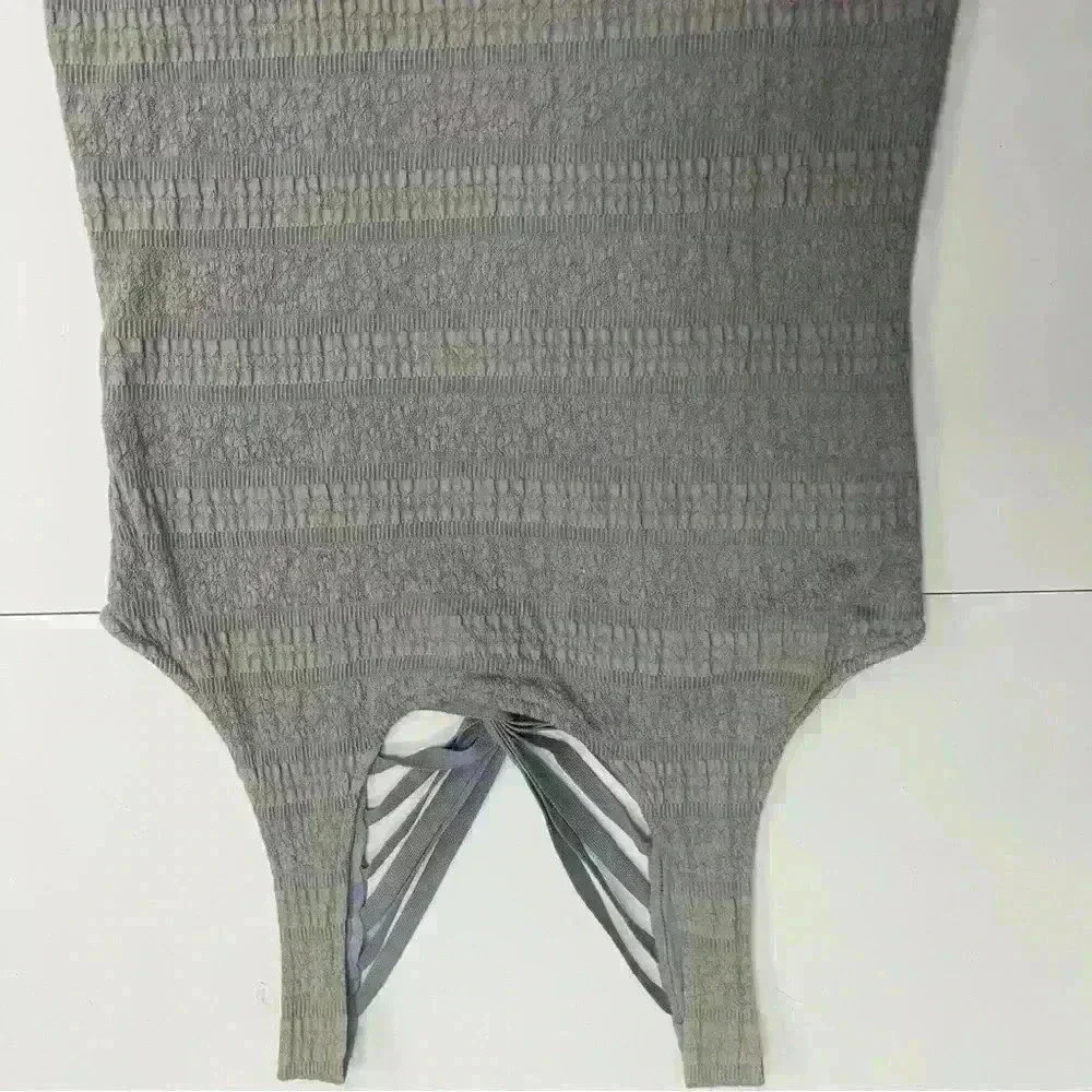 FREE PEOPLE Gray Textured Knit Fitted Criss Cross Back Dress Sz Medium